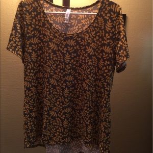 Lularoe Classic Tee size Large