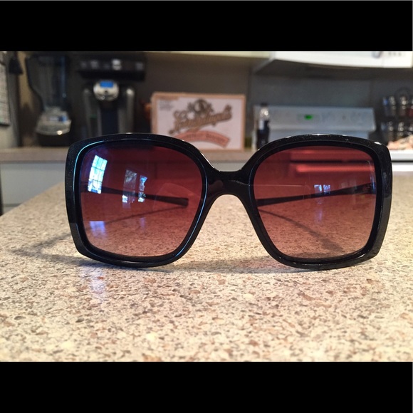 Oakley sunglasses - Picture 2 of 7