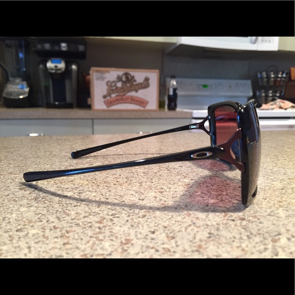 Oakley sunglasses - Picture 3 of 7