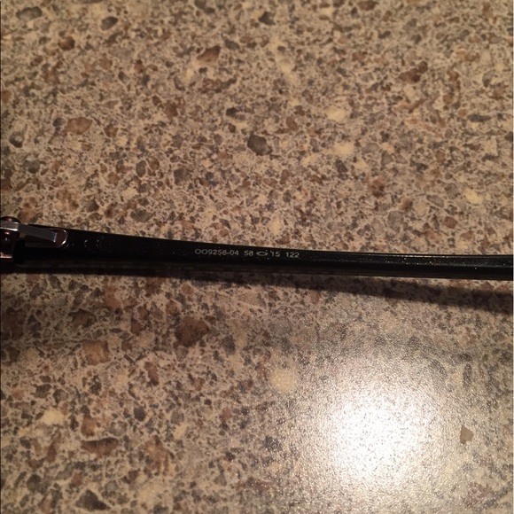 Oakley sunglasses - Picture 6 of 7