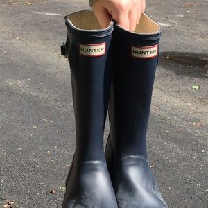 Hunter Navy Boots
