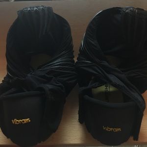 Furoshiki wrapping sole by vibram