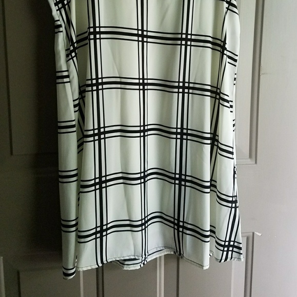 Cute patterned dress - Picture 3 of 4