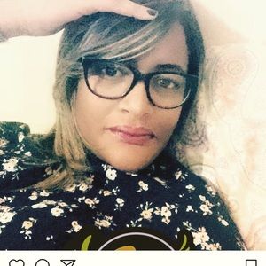 Meet your Posher, Carla