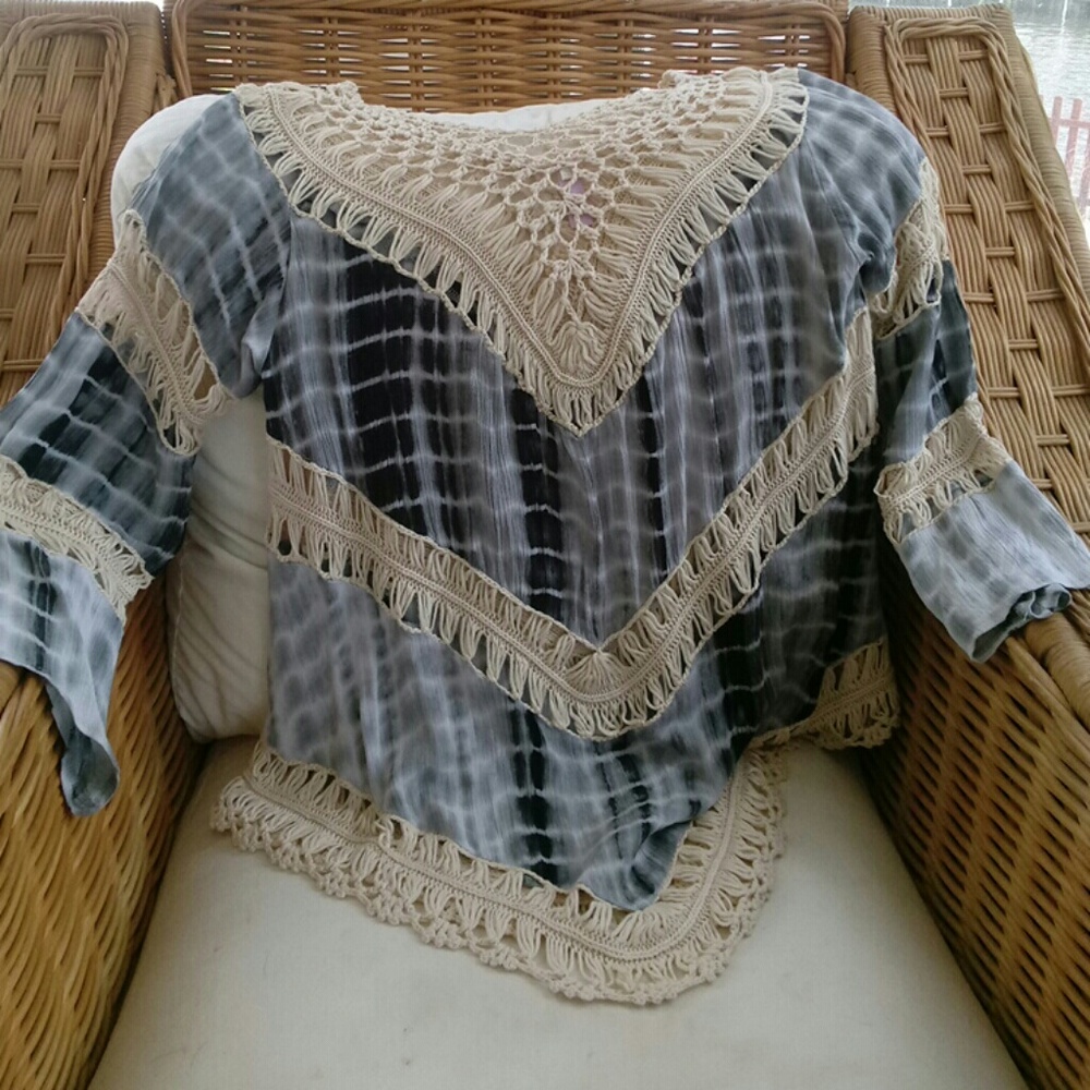 Stunning knit and tie-dye blouse