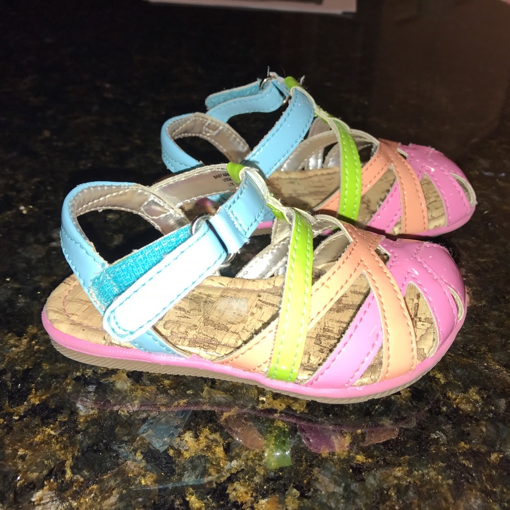 Stride rite adorable little girls sandals!