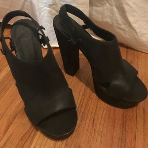 Diesel brand black summer heels!