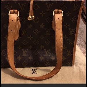 LV Popincourt ( authentic ) 😘OFFERS WELCOMED😘