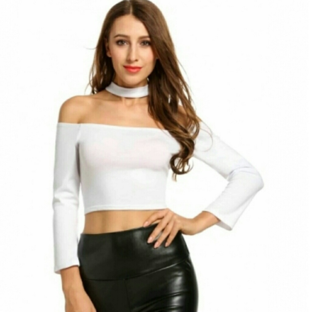 Choker crop top