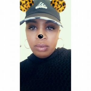 Meet your Posher, Evita