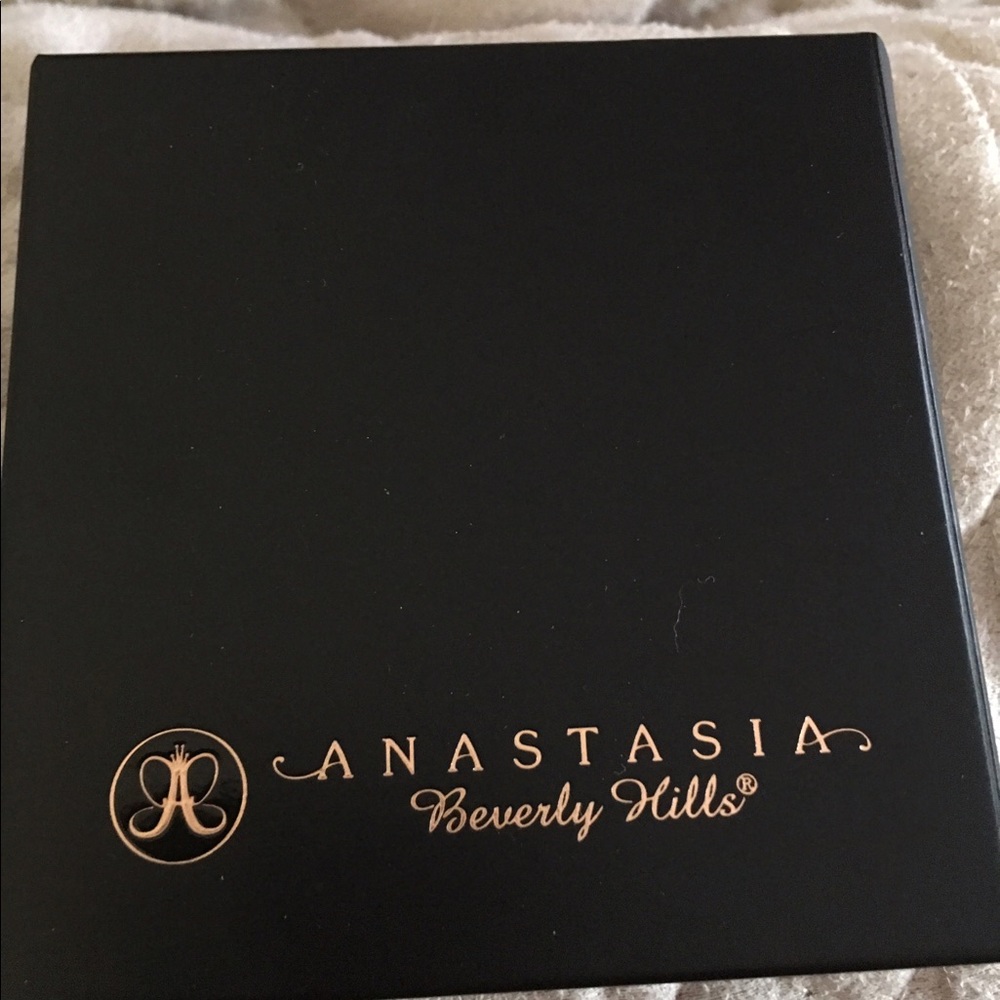 BRAND NEW Anastasia Beverly Hills eye shadow case