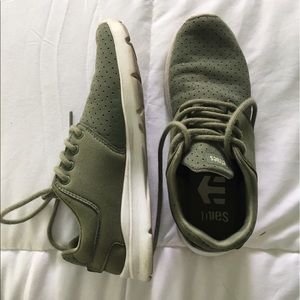 ✨sale✨ETNIES SNEAKERS