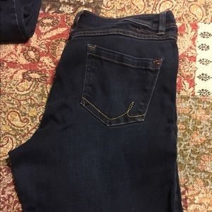 Inc stretchy jeans skinny leg Curvy fit