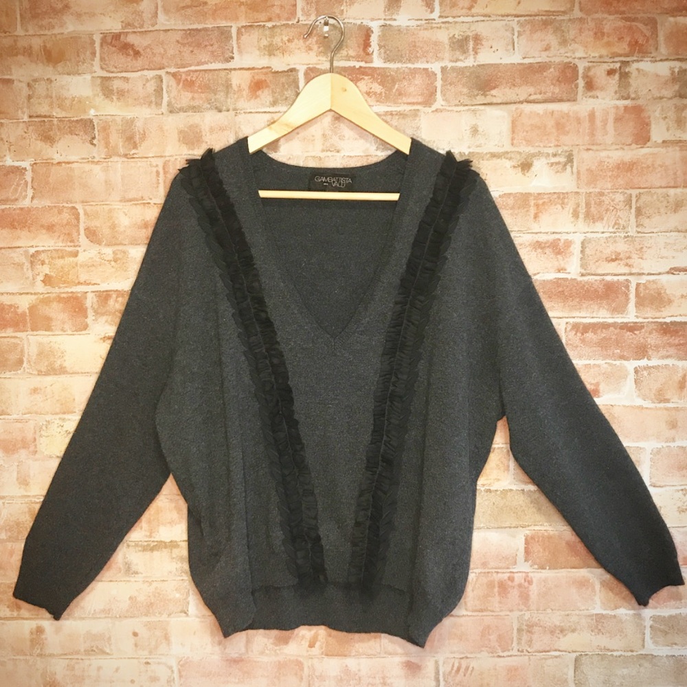 Giambattista Valli 🖤 Black Leaf Trim Sweater