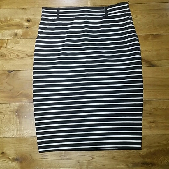 Guess Dresses & Skirts - Guess skirt