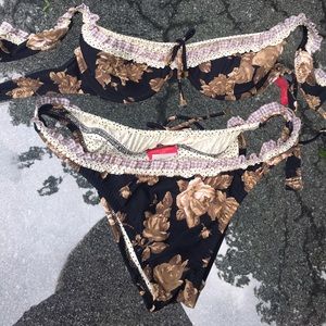 Betsy Johnson bikini