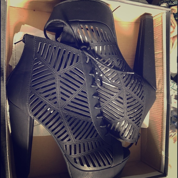 Laser cut platform booties - Picture 1 of 5