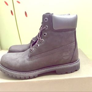 BRAND NEW Womens 7 Black Timberland boots