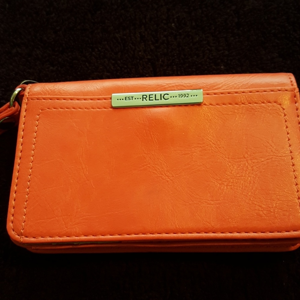 Relic Wristlet in Paprika Color. New.