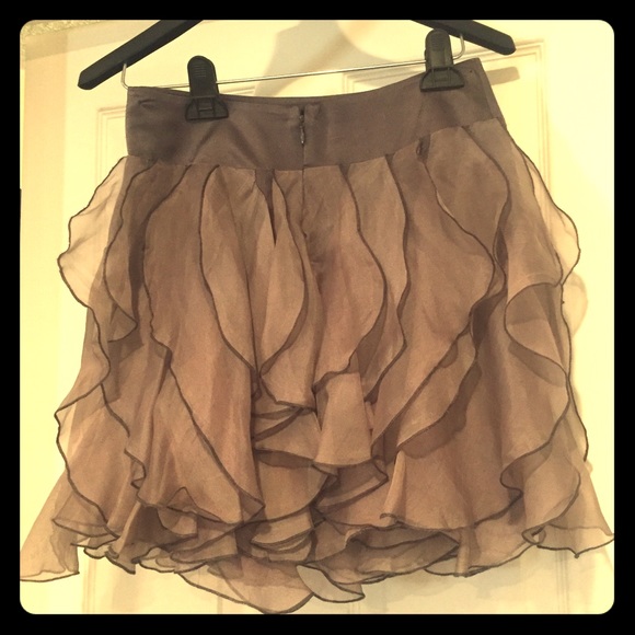 Beautiful and flirty, grey mini skirt - Picture 2 of 3