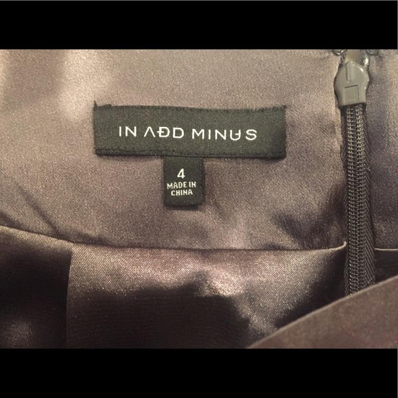 Beautiful and flirty, grey mini skirt - Picture 3 of 3