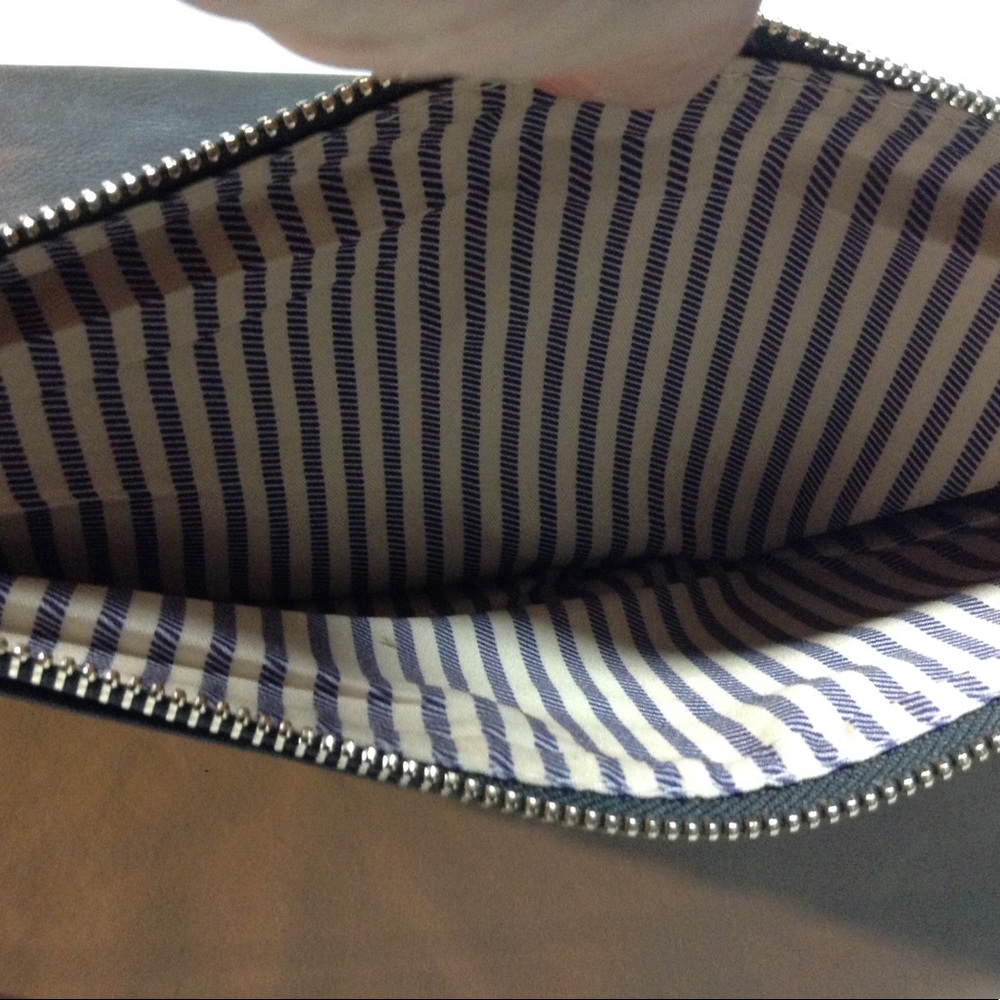 Grayish blue fold over clutch or shoulder strap👜 - Picture 3 of 3