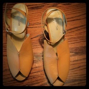 Farylrobin Yellow Gold shoes EUC