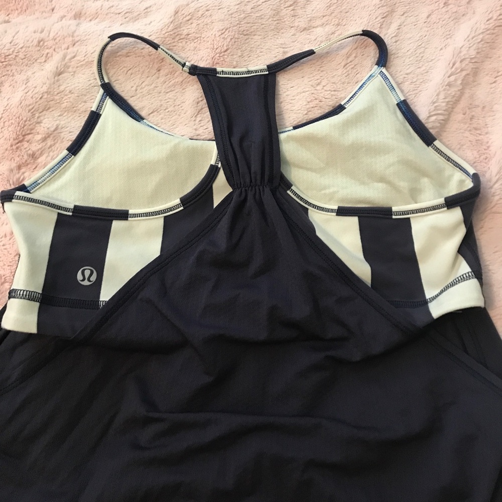 Excellent Condition Lululemon Top! Best offer.