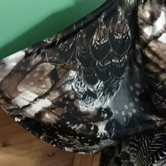 2 Chic Designer Top - Picture 4 of 4