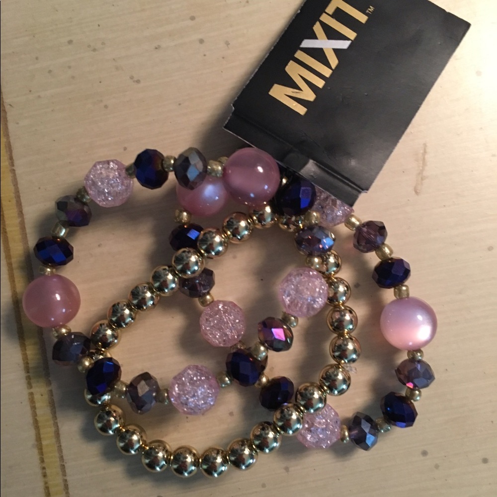 Stackable beaded bracelets