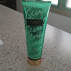 Victoria'S  Secret Snow Mint lotion