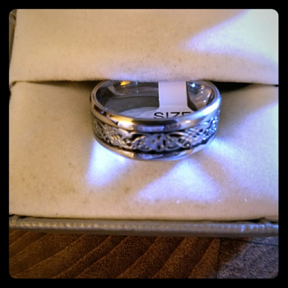Men's Titanium Wedding Bands with Print in Middle