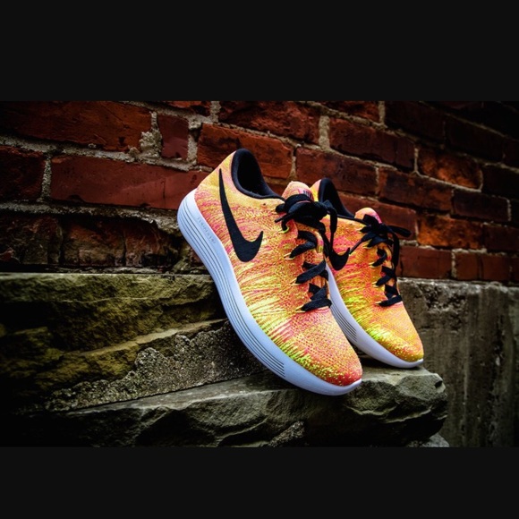 Nike Shoes - Nike LunarEpic Low Flyknit Women's shoes