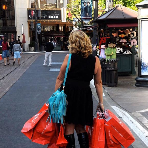 Meet your Posher, Cindy - Picture 1 of 1