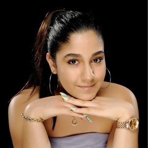 Meet your Posher, Neusha