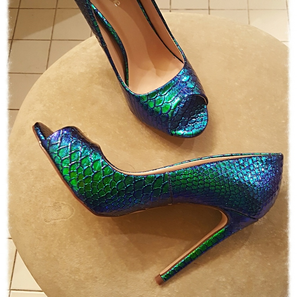 🦅EAGLES SHOES DROP!🦅💜💚HOST PICK💚💜 - Picture 2 of 6