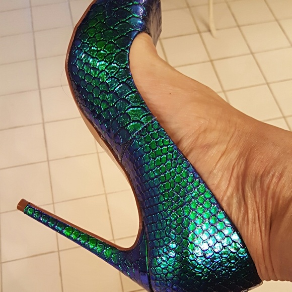 ๐ฆ
EAGLES SHOES DROP!๐ฆ
๐๐HOST PICK๐๐ - Picture 3 of 6