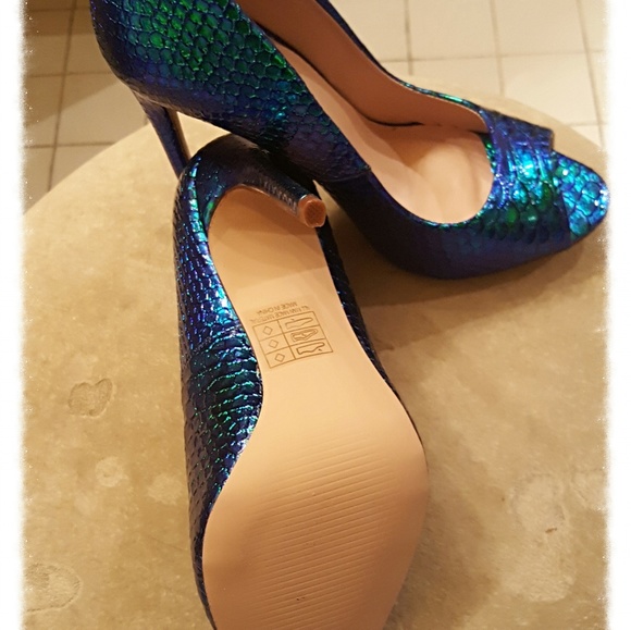 ๐ฆ
EAGLES SHOES DROP!๐ฆ
๐๐HOST PICK๐๐ - Picture 4 of 6