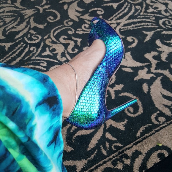 ๐ฆ
EAGLES SHOES DROP!๐ฆ
๐๐HOST PICK๐๐ - Picture 6 of 6