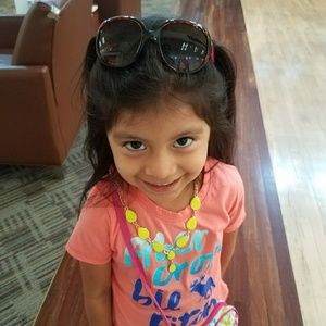 Meet your Posher, Lucy