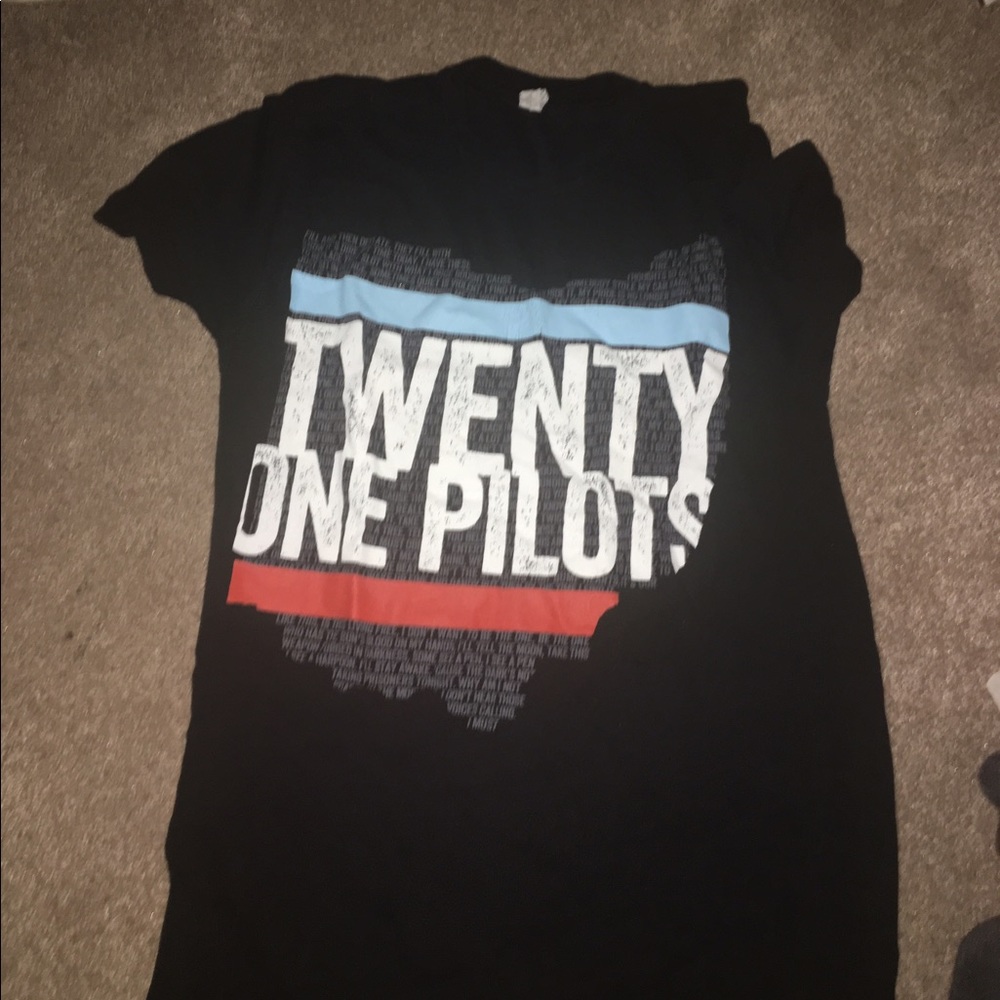 Twenty one pilots shirt