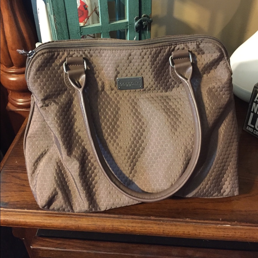 Brand new shoulder bag
