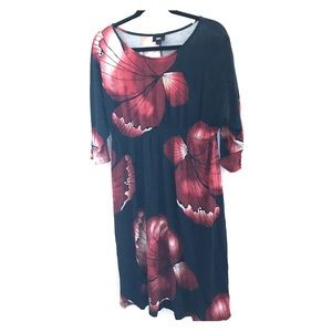 💥Sale💥 Black and Red Floral Print Dress