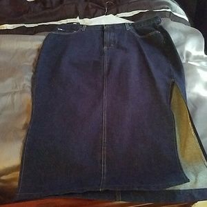 Tommy Hilfiger denim skirt