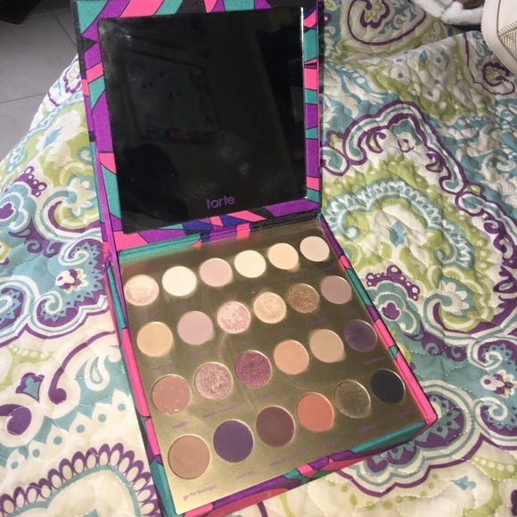 **SOLD** Limited Edition Holiday Eye & Face - Picture 1 of 4
