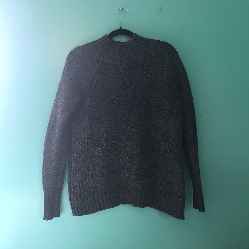 Gray American Eagle turtle neck