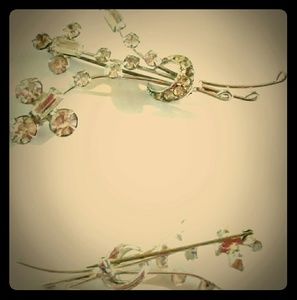 Gorgeous vintage  rhinestone brooch