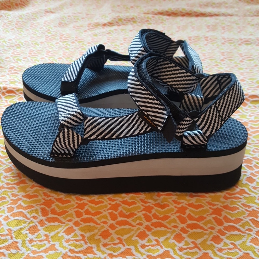 Teva universal flatforms