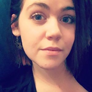 Meet your Posher, Cait