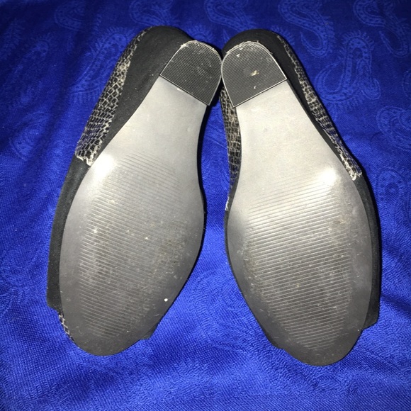 Levity Snake Print wedged Heeled Sandals - Picture 4 of 4